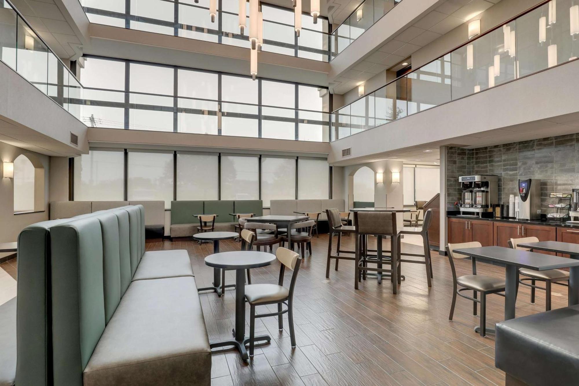 Drury Inn & Suites Cape Girardeau Bagian luar foto