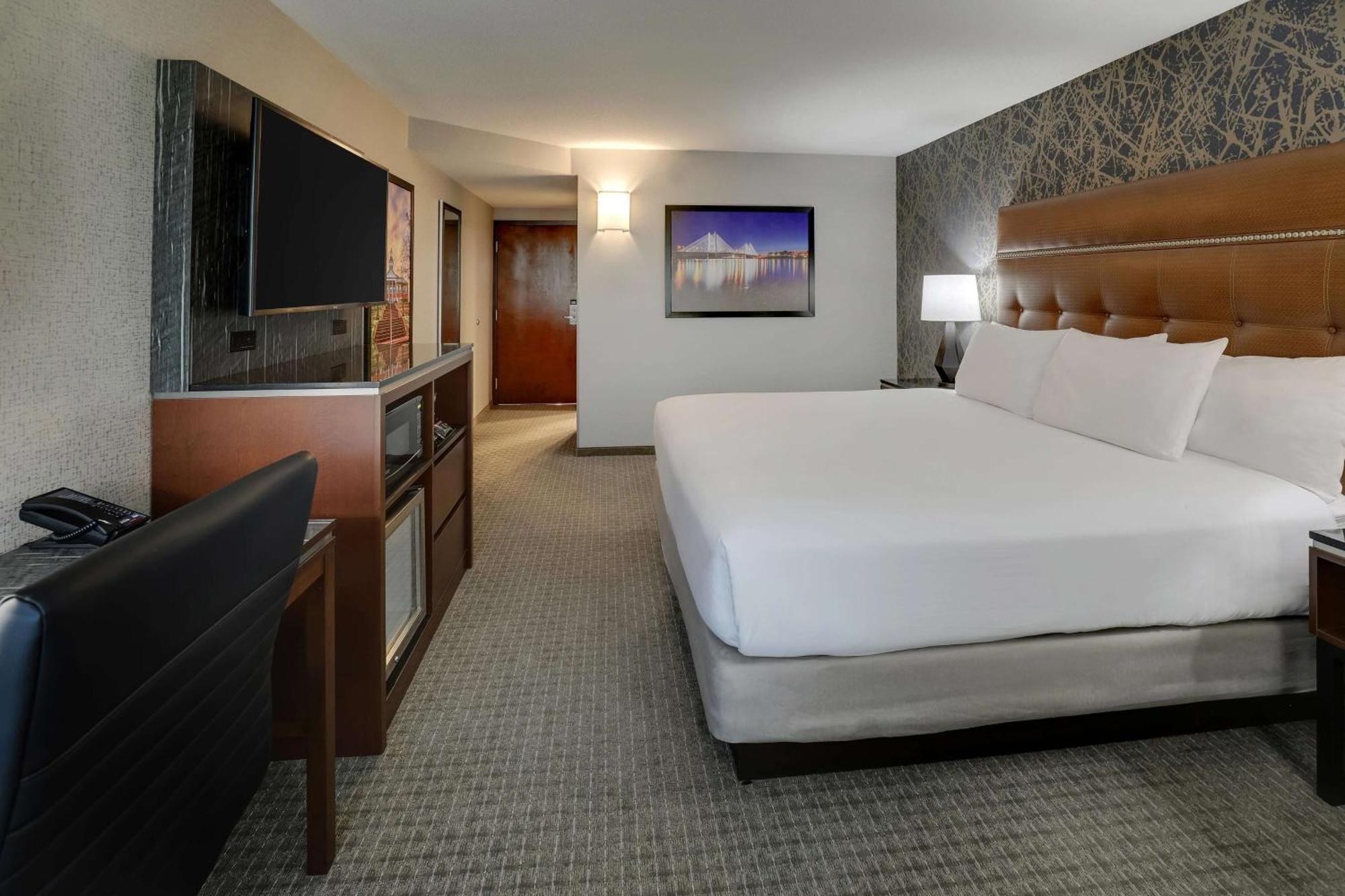 Drury Inn & Suites Cape Girardeau Bagian luar foto