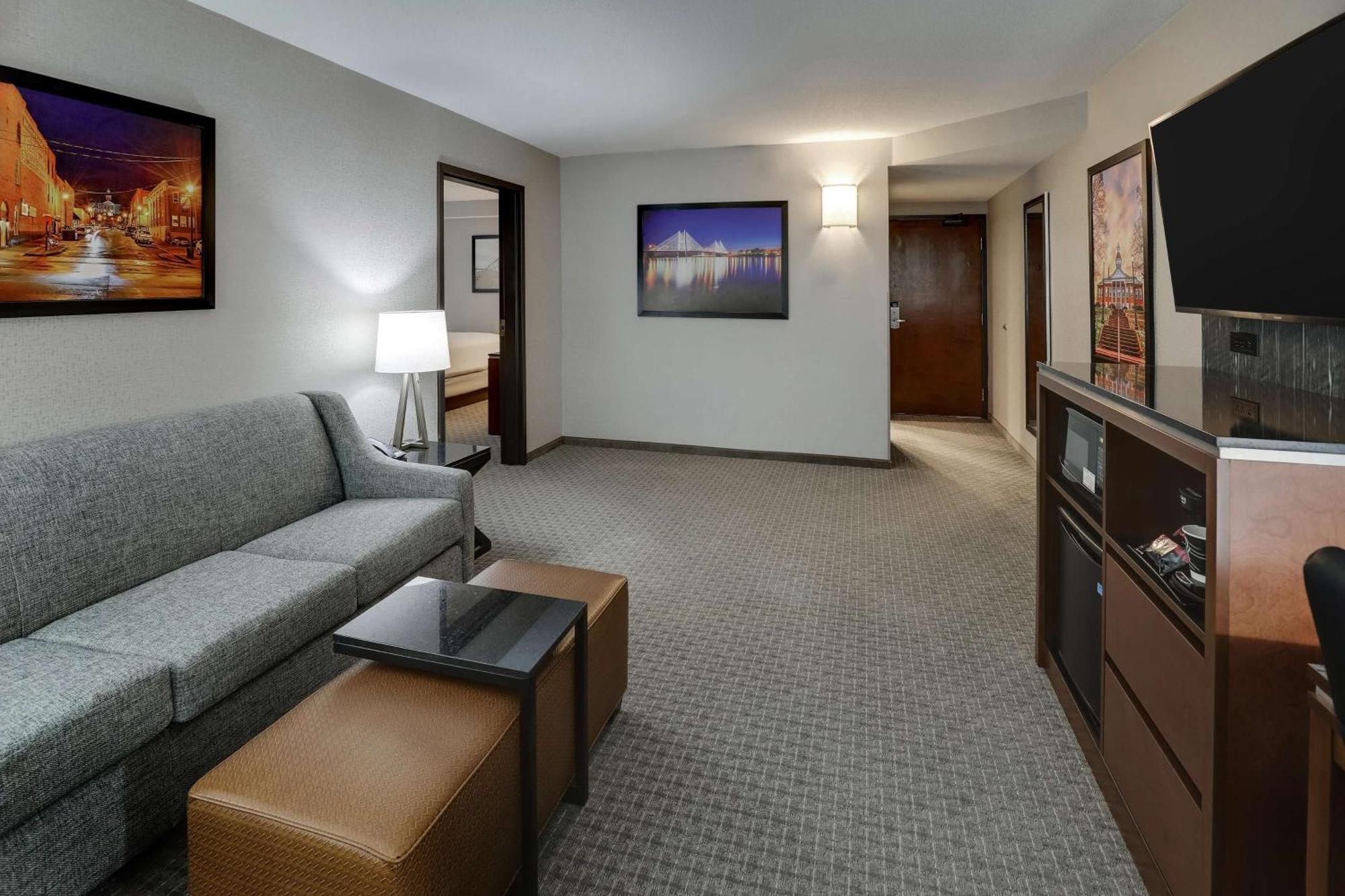 Drury Inn & Suites Cape Girardeau Bagian luar foto