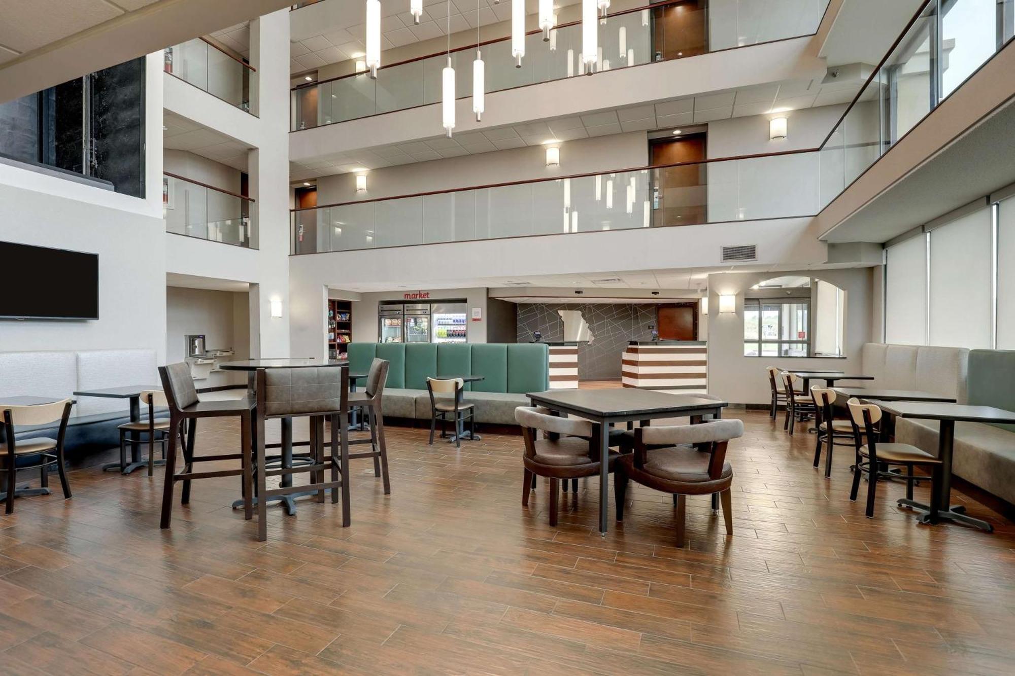 Drury Inn & Suites Cape Girardeau Bagian luar foto