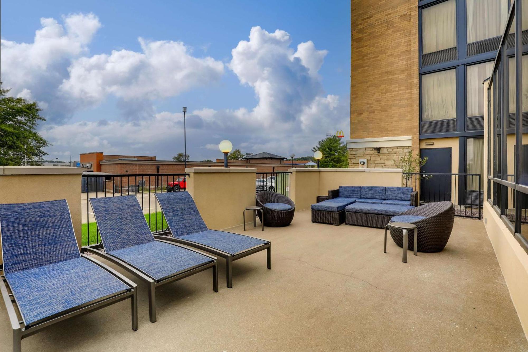 Drury Inn & Suites Cape Girardeau Bagian luar foto