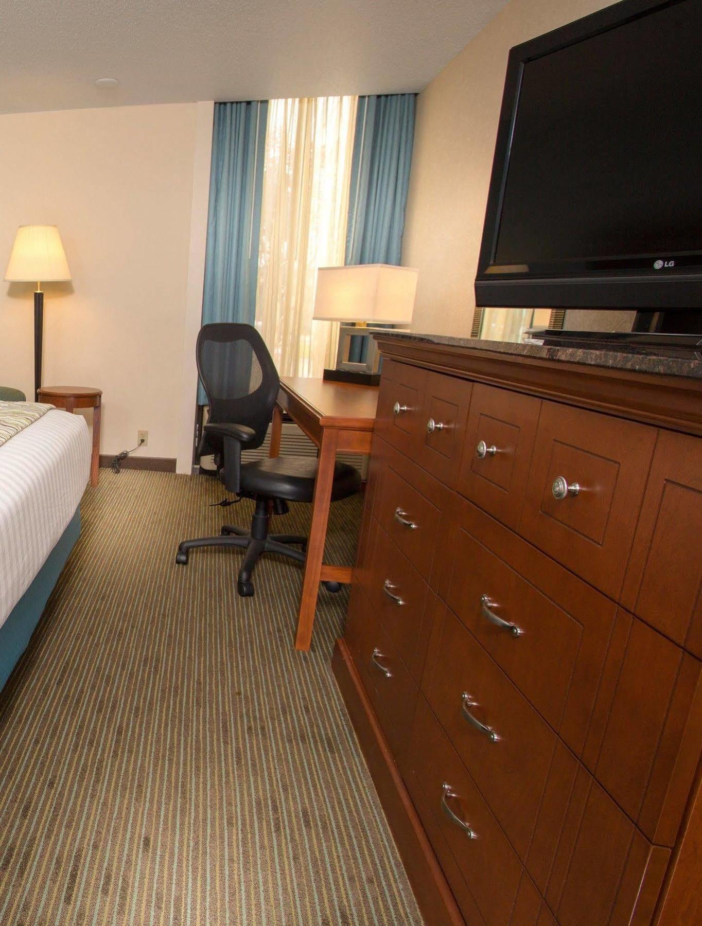 Drury Inn & Suites Cape Girardeau Bagian luar foto